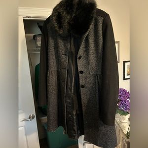 H & M coat with detachable fur lining at neck.